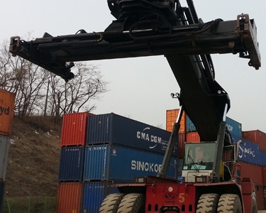reach stacker