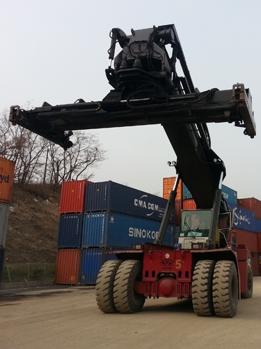 reach stacker