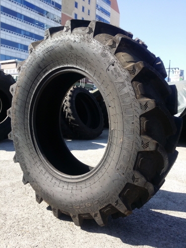 TALL 420 85R28 (5)