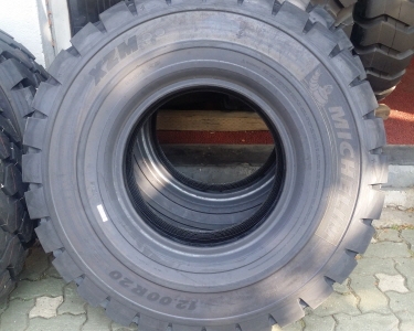 TM 12.00R20 XZM (2)